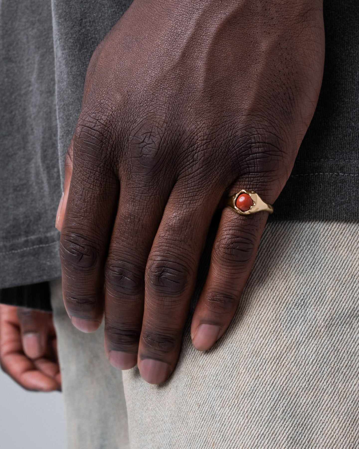 gold-red man