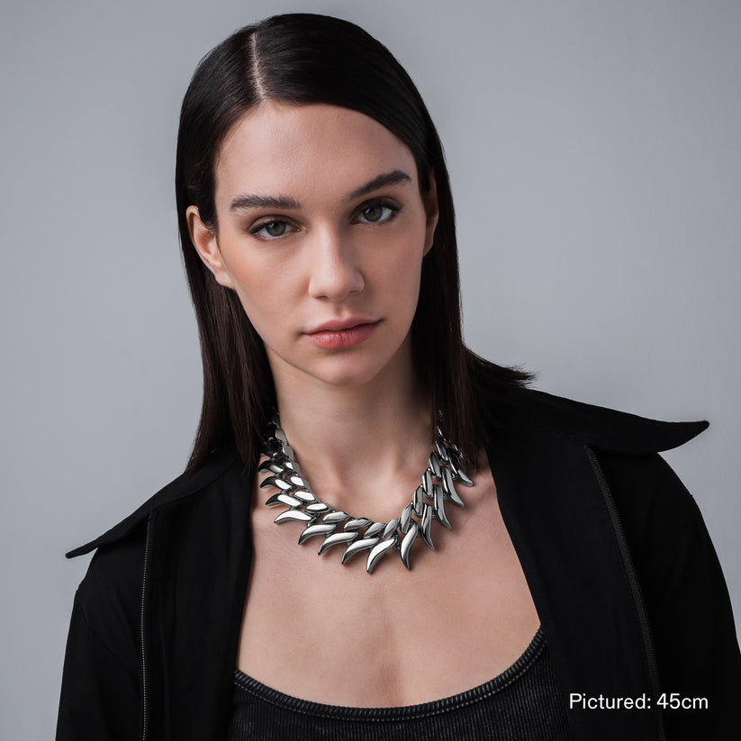 How to Wear Bold Accessories – My 2025 Style Guide 3 Paralyze Vitaly SS 45cm 2